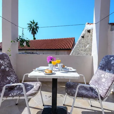 شقة Eta تْسافتات