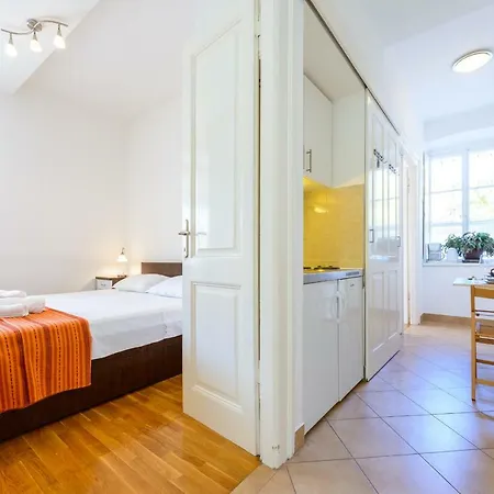 شقة Eta تْسافتات