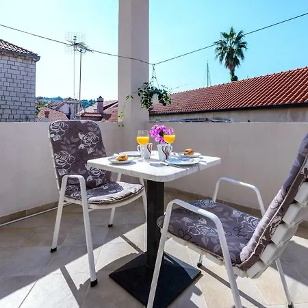 Eta Apartment